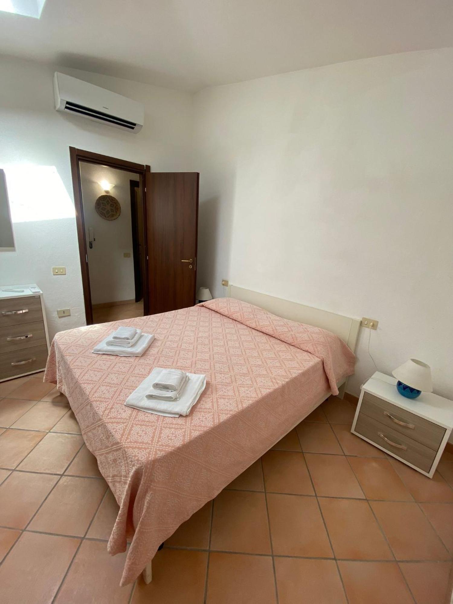 Domus Liscia Di Vacca Aparthotel Exterior photo