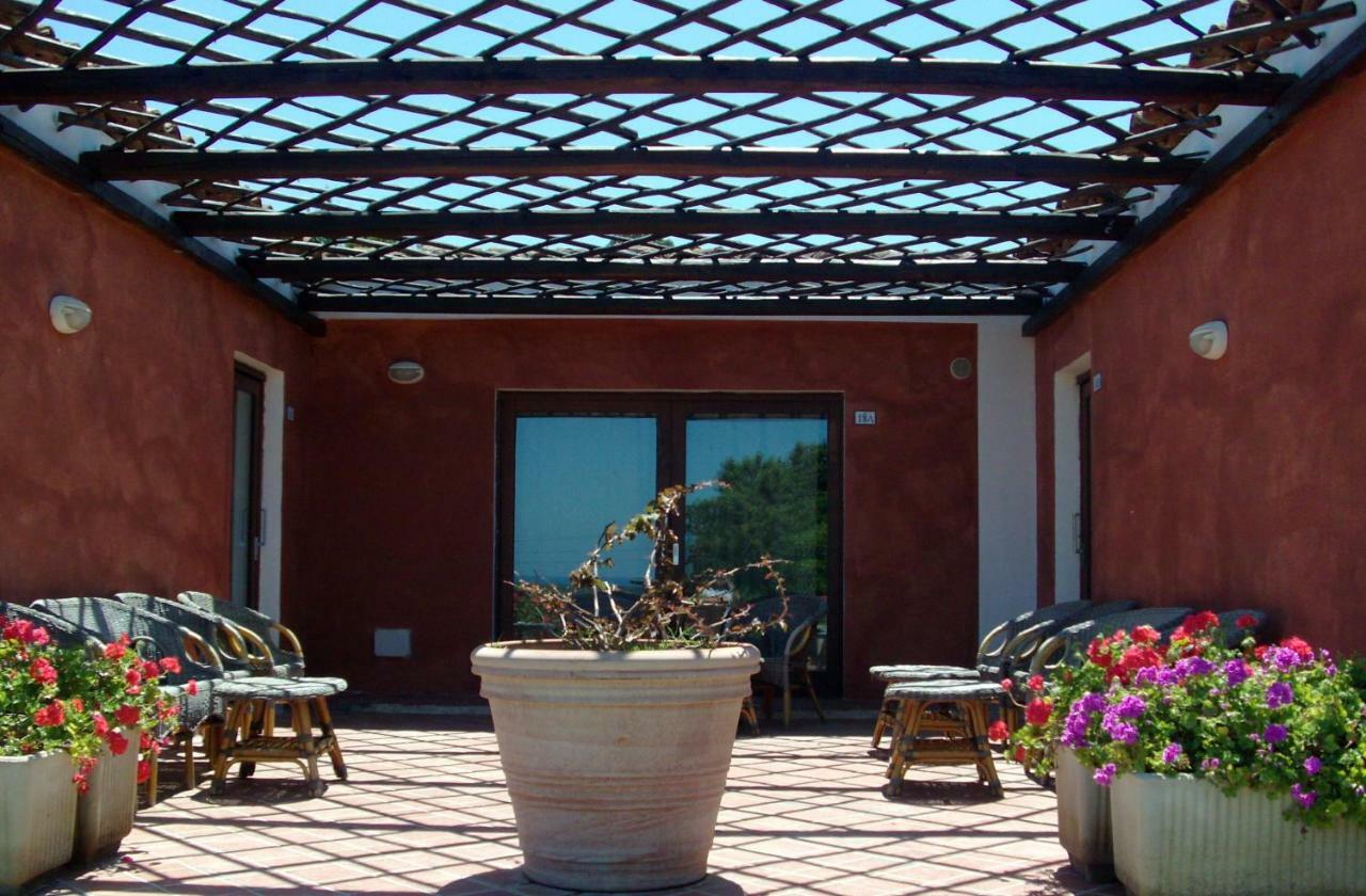 Domus Liscia Di Vacca Aparthotel Exterior photo